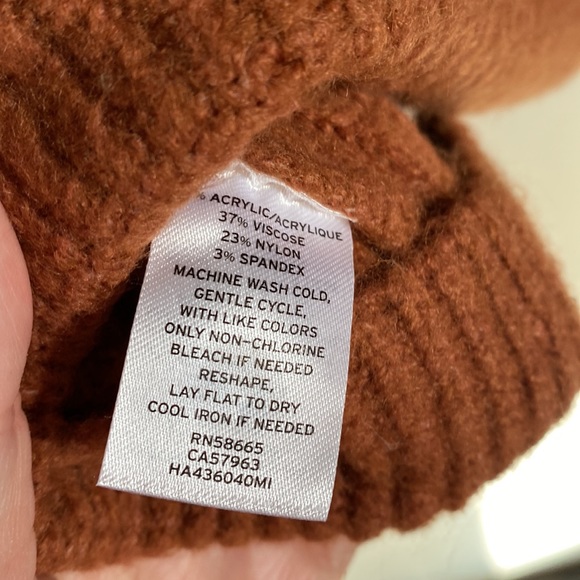 NWT Halogen V Neck Sweater - Picture 4 of 4